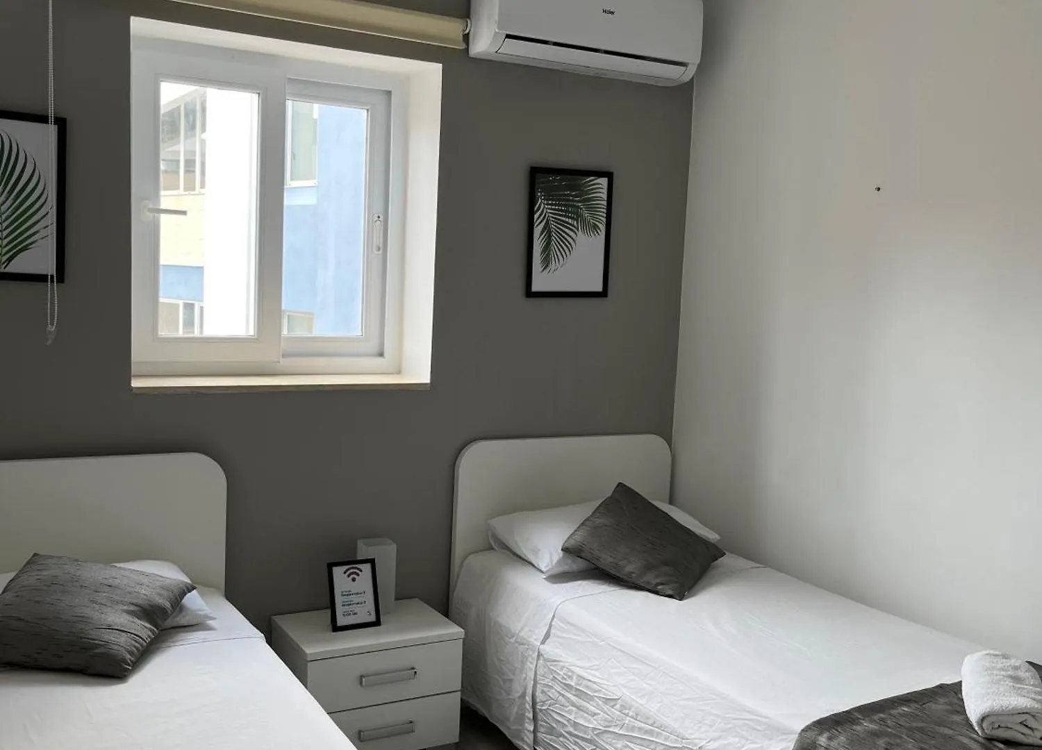 Homestay F3 Room 3, Private Room Two Single Beds Shared Bathroom Msida